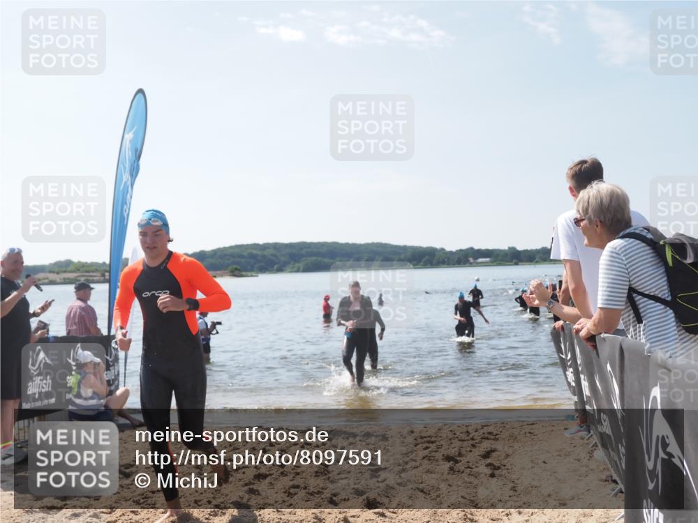22.06.2025 - Viking Triathlon MichiJ http://msf.ph/oto/8097591 22.06.2025 10:42:39 Schwimmen 55, 171, 240, 318, 369, 427, 441, 624 meine-sportfotos.de