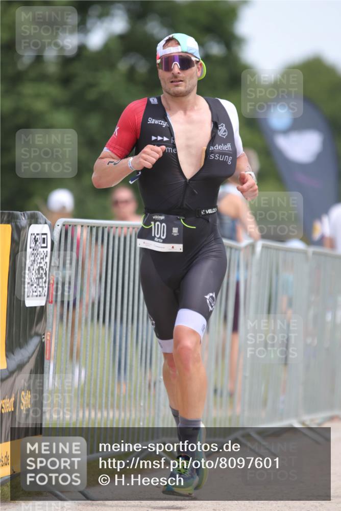 22.06.2025 - Viking Triathlon H.Heesch http://msf.ph/oto/8097601 22.06.2025 13:13:27 Laufen 38, 100, 178 meine-sportfotos.de