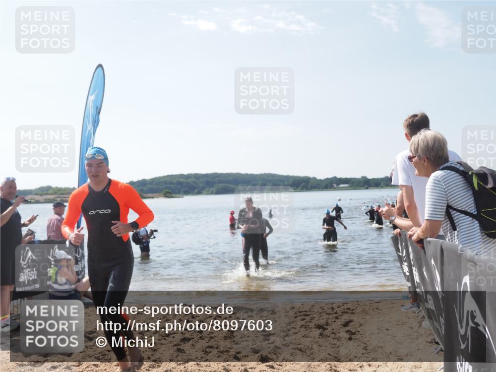 22.06.2025 - Viking Triathlon MichiJ http://msf.ph/oto/8097603 22.06.2025 10:42:39 Schwimmen 55, 171, 240, 318, 369, 427, 441, 624 meine-sportfotos.de