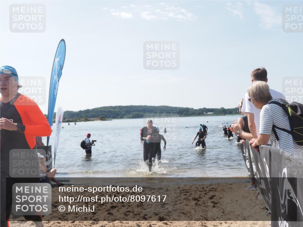 22.06.2025 - Viking Triathlon MichiJ http://msf.ph/oto/8097617 22.06.2025 10:42:39 Schwimmen 55, 171, 240, 318, 369, 427, 441, 624 meine-sportfotos.de