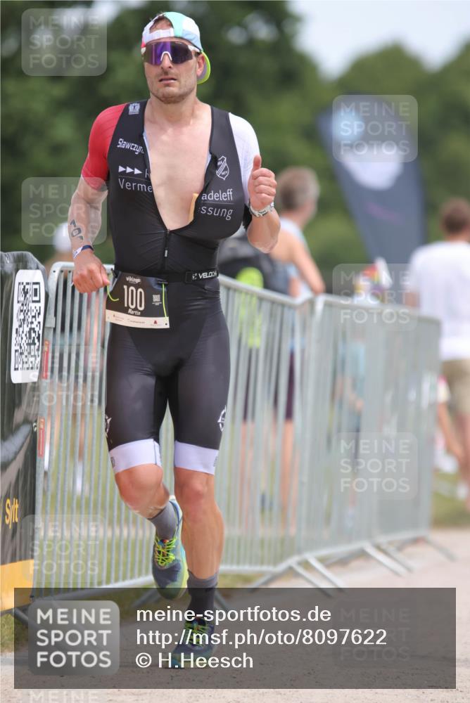 22.06.2025 - Viking Triathlon H.Heesch http://msf.ph/oto/8097622 22.06.2025 13:13:27 Laufen 38, 100, 178 meine-sportfotos.de