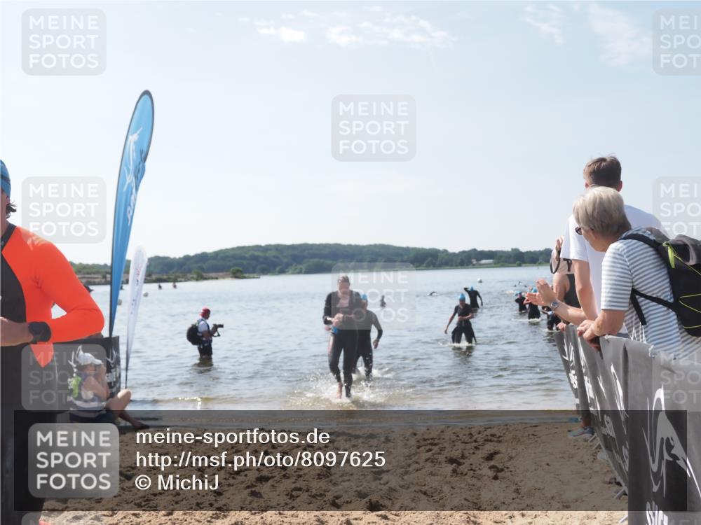 22.06.2025 - Viking Triathlon MichiJ http://msf.ph/oto/8097625 22.06.2025 10:42:40 Schwimmen 55, 171, 240, 369, 427, 441, 624 meine-sportfotos.de