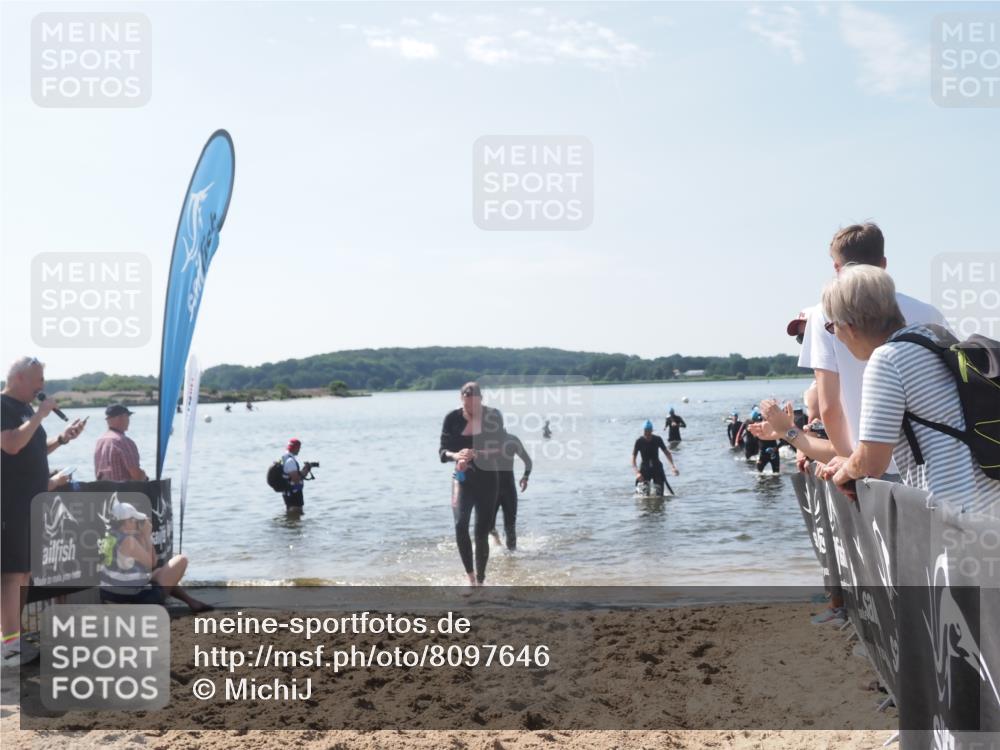 22.06.2025 - Viking Triathlon MichiJ http://msf.ph/oto/8097646 22.06.2025 10:42:40 Schwimmen 55, 171, 240, 369, 427, 441, 624 meine-sportfotos.de