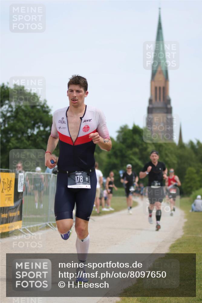 22.06.2025 - Viking Triathlon H.Heesch http://msf.ph/oto/8097650 22.06.2025 13:13:30 Laufen 38, 100, 178, 642 meine-sportfotos.de