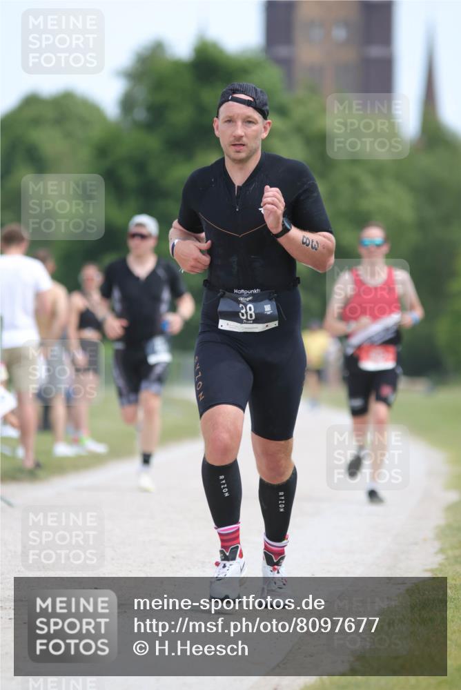 22.06.2025 - Viking Triathlon H.Heesch http://msf.ph/oto/8097677 22.06.2025 13:13:31 Laufen 38, 100, 178, 461, 642 meine-sportfotos.de