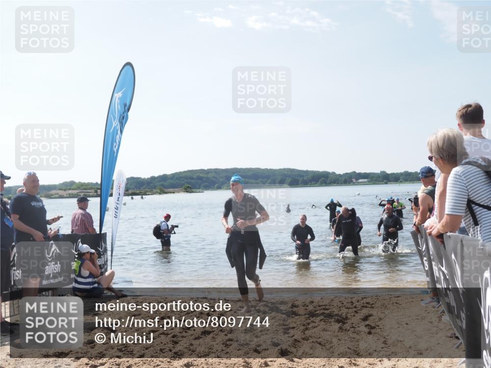 22.06.2025 - Viking Triathlon MichiJ http://msf.ph/oto/8097744 22.06.2025 10:42:50 Schwimmen 133, 171, 240, 282, 369, 441, 450, 624 meine-sportfotos.de
