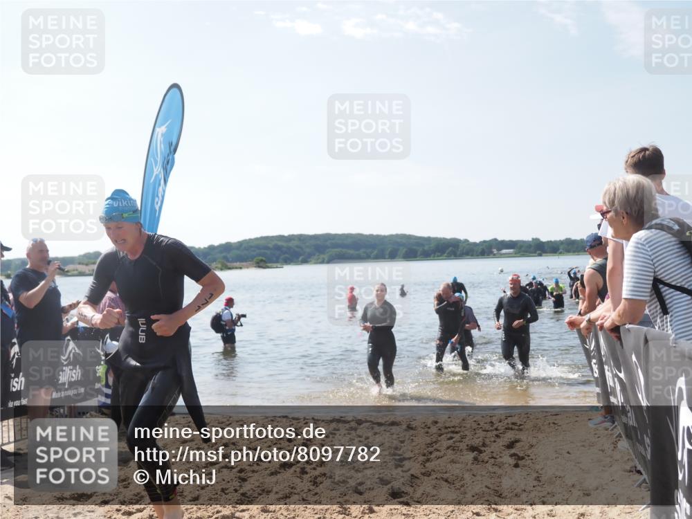 22.06.2025 - Viking Triathlon MichiJ http://msf.ph/oto/8097782 22.06.2025 10:42:52 Schwimmen 66, 133, 240, 282, 309, 369, 441, 450, 624 meine-sportfotos.de