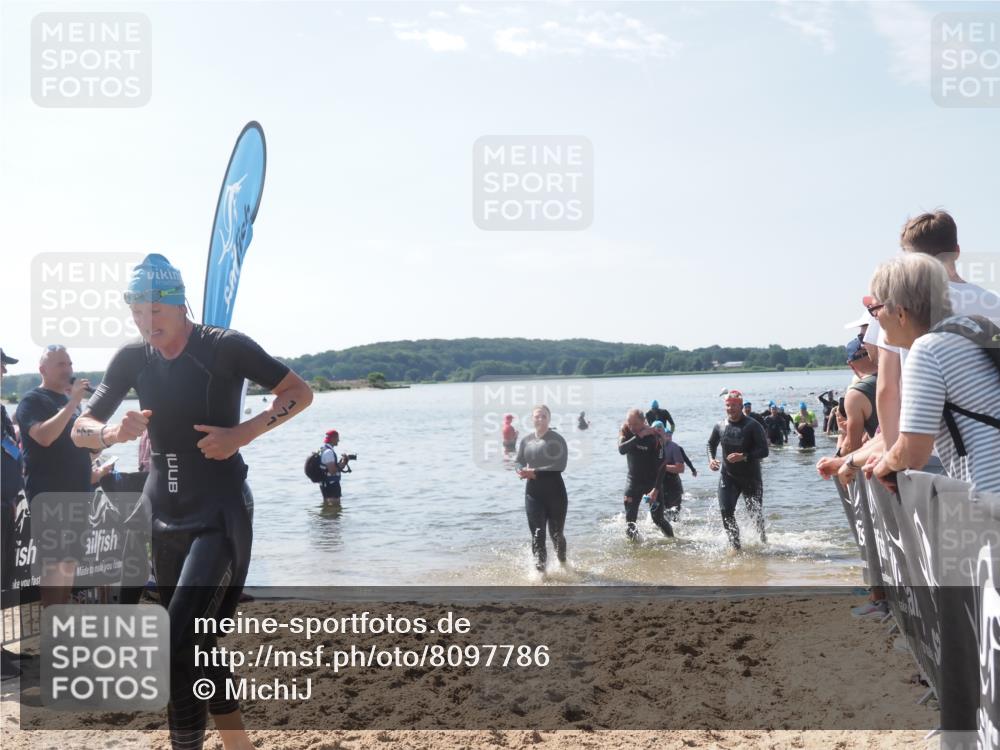 22.06.2025 - Viking Triathlon MichiJ http://msf.ph/oto/8097786 22.06.2025 10:42:53 Schwimmen 66, 133, 240, 282, 309, 369, 441, 450, 624 meine-sportfotos.de