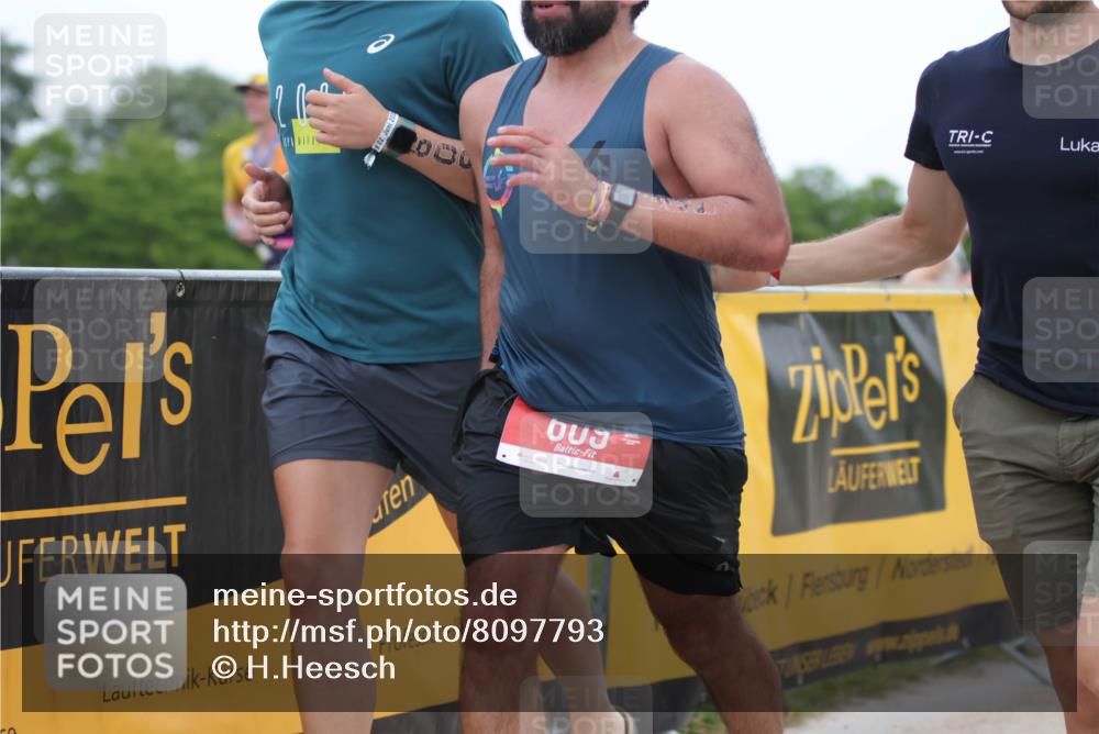 22.06.2025 - Viking Triathlon H.Heesch http://msf.ph/oto/8097793 22.06.2025 15:35:15 Laufen 609 meine-sportfotos.de
