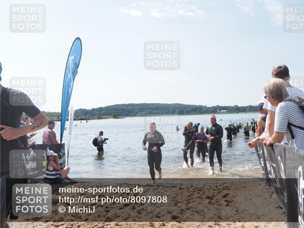 22.06.2025 - Viking Triathlon MichiJ http://msf.ph/oto/8097808 22.06.2025 10:42:53 Schwimmen 66, 133, 240, 282, 309, 369, 441, 450, 624 meine-sportfotos.de