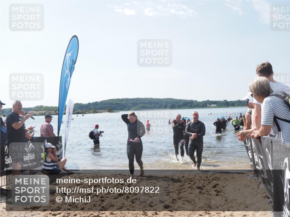 22.06.2025 - Viking Triathlon MichiJ http://msf.ph/oto/8097822 22.06.2025 10:42:54 Schwimmen 66, 128, 133, 186, 240, 282, 309, 369, 441, 450, 624 meine-sportfotos.de