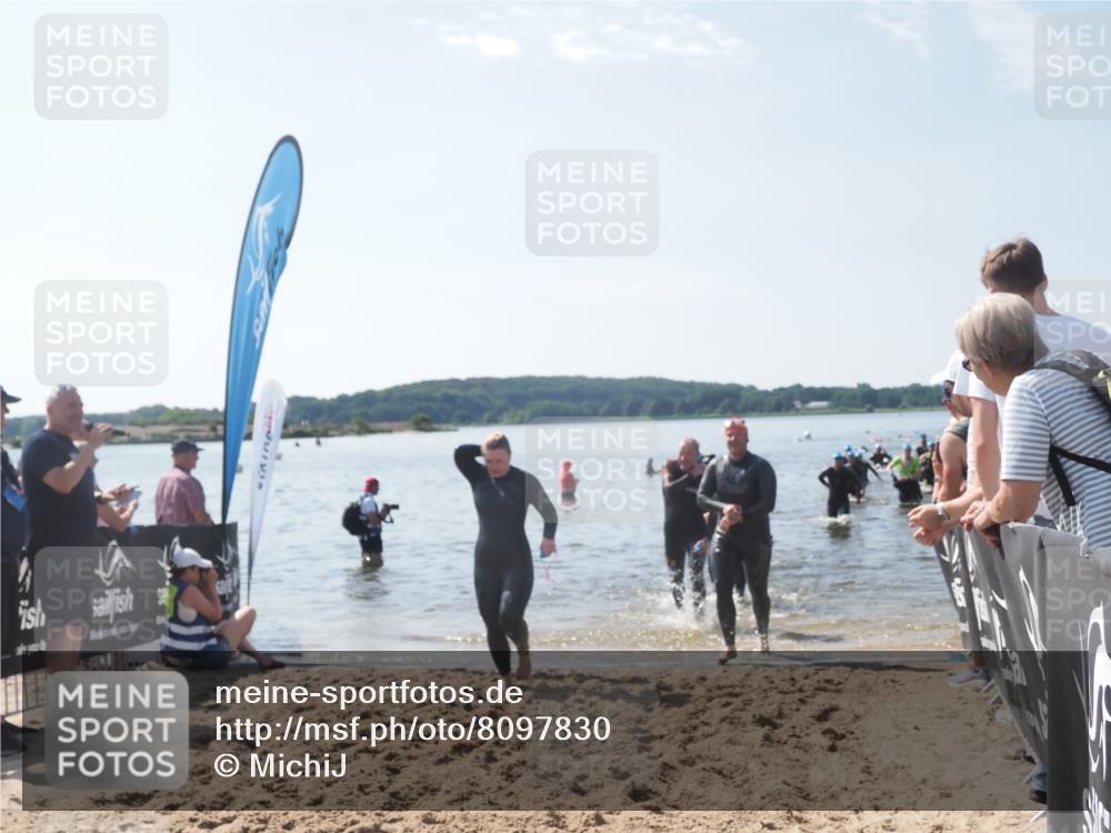 22.06.2025 - Viking Triathlon MichiJ http://msf.ph/oto/8097830 22.06.2025 10:42:54 Schwimmen 66, 128, 133, 186, 240, 282, 309, 369, 441, 450, 624 meine-sportfotos.de