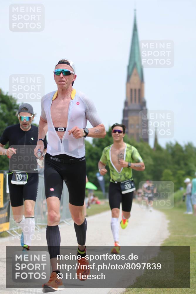 22.06.2025 - Viking Triathlon H.Heesch http://msf.ph/oto/8097839 22.06.2025 13:29:35 Laufen 220, 258, 324, 370, 381 meine-sportfotos.de
