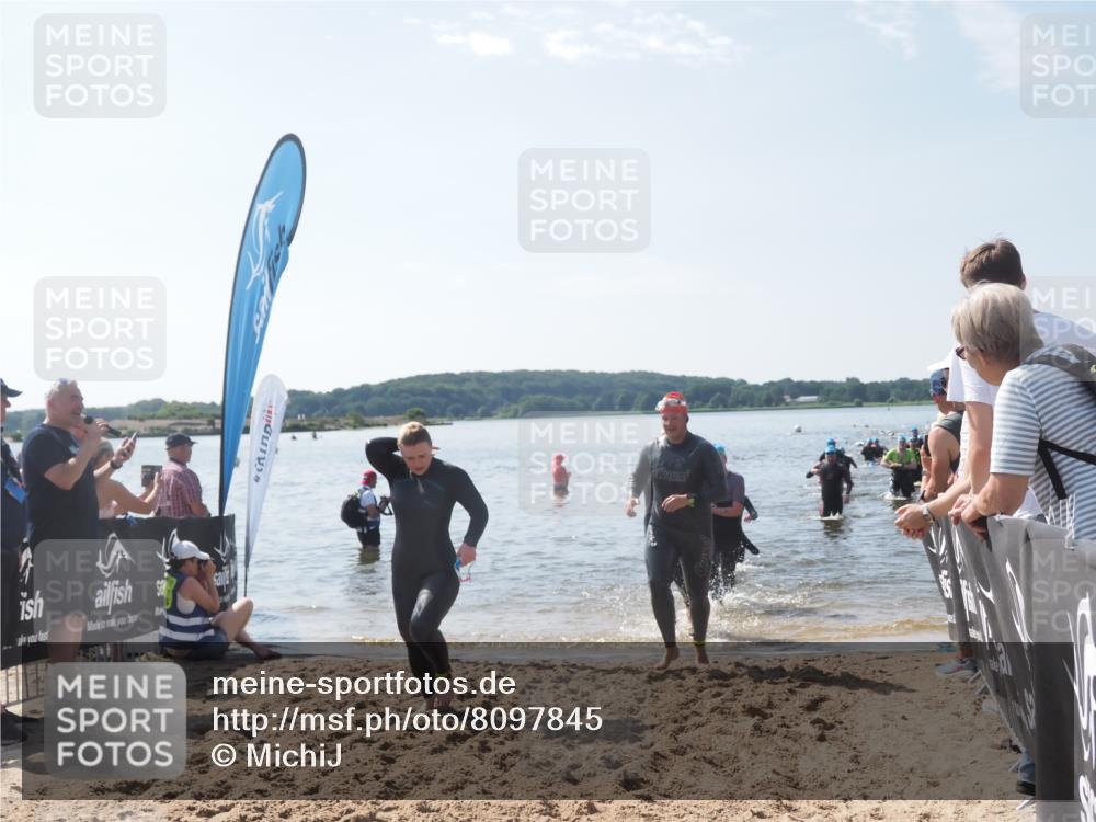 22.06.2025 - Viking Triathlon MichiJ http://msf.ph/oto/8097845 22.06.2025 10:42:55 Schwimmen 66, 128, 133, 186, 240, 282, 309, 369, 441, 450, 624 meine-sportfotos.de