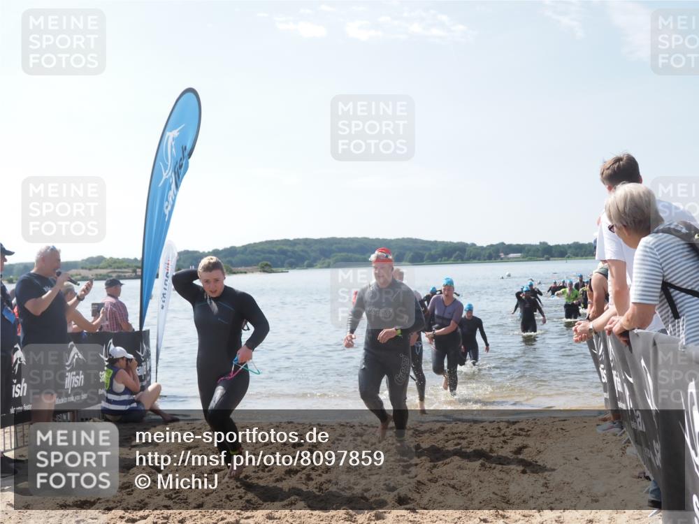 22.06.2025 - Viking Triathlon MichiJ http://msf.ph/oto/8097859 22.06.2025 10:42:56 Schwimmen 66, 128, 133, 186, 240, 282, 309, 369, 441, 450, 624 meine-sportfotos.de