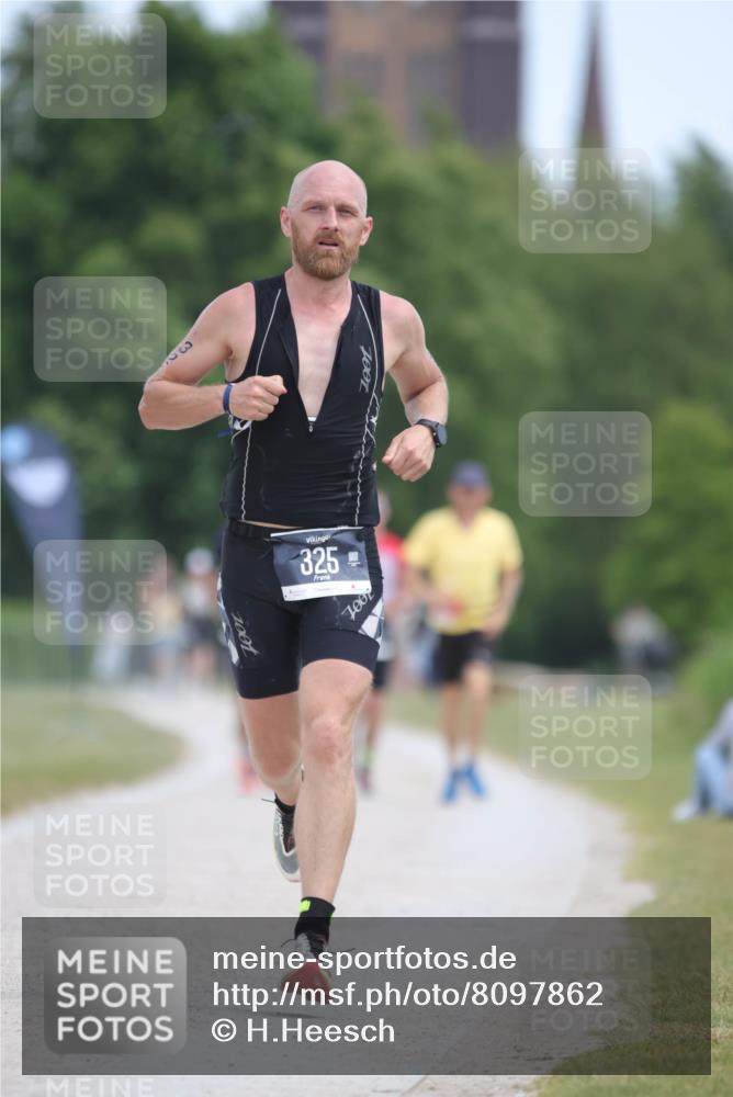 22.06.2025 - Viking Triathlon H.Heesch http://msf.ph/oto/8097862 22.06.2025 13:13:44 Laufen 325 meine-sportfotos.de