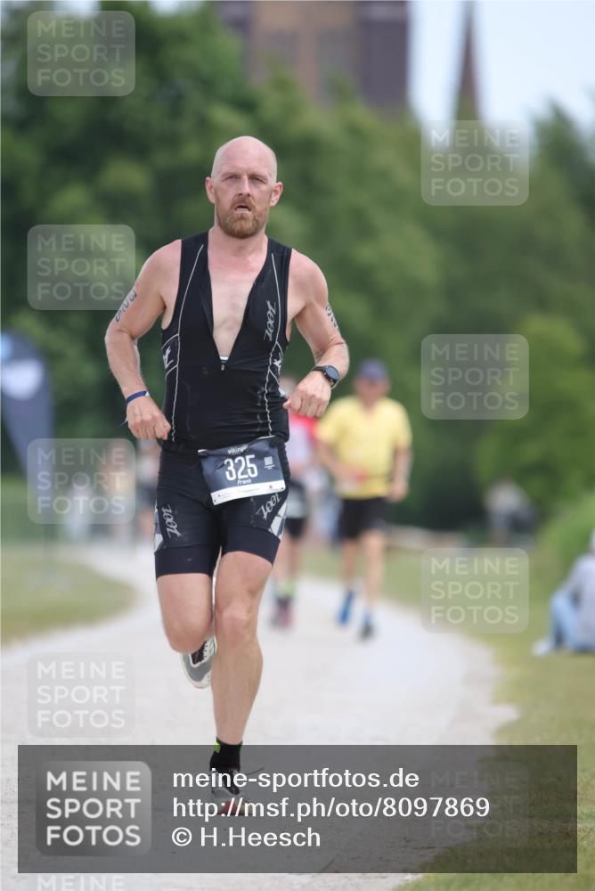 22.06.2025 - Viking Triathlon H.Heesch http://msf.ph/oto/8097869 22.06.2025 13:13:44 Laufen 325 meine-sportfotos.de