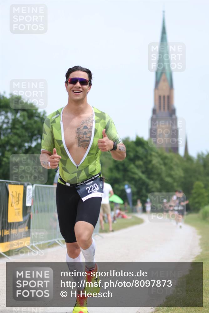22.06.2025 - Viking Triathlon H.Heesch http://msf.ph/oto/8097873 22.06.2025 13:29:37 Laufen 220, 324, 370, 381 meine-sportfotos.de