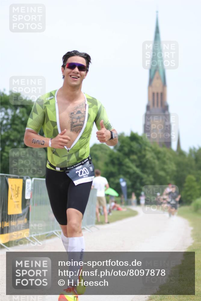 22.06.2025 - Viking Triathlon H.Heesch http://msf.ph/oto/8097878 22.06.2025 13:29:37 Laufen 220, 324, 370, 381 meine-sportfotos.de