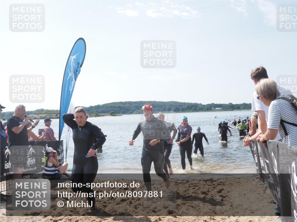 22.06.2025 - Viking Triathlon MichiJ http://msf.ph/oto/8097881 22.06.2025 10:42:56 Schwimmen 66, 128, 133, 186, 240, 282, 309, 369, 441, 450, 624 meine-sportfotos.de