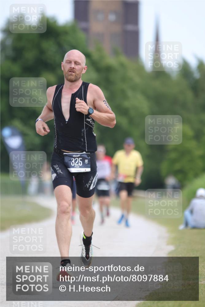 22.06.2025 - Viking Triathlon H.Heesch http://msf.ph/oto/8097884 22.06.2025 13:13:44 Laufen 325 meine-sportfotos.de