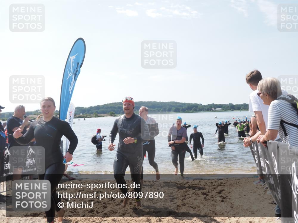 22.06.2025 - Viking Triathlon MichiJ http://msf.ph/oto/8097890 22.06.2025 10:42:56 Schwimmen 66, 128, 133, 186, 240, 282, 309, 369, 441, 450, 624 meine-sportfotos.de