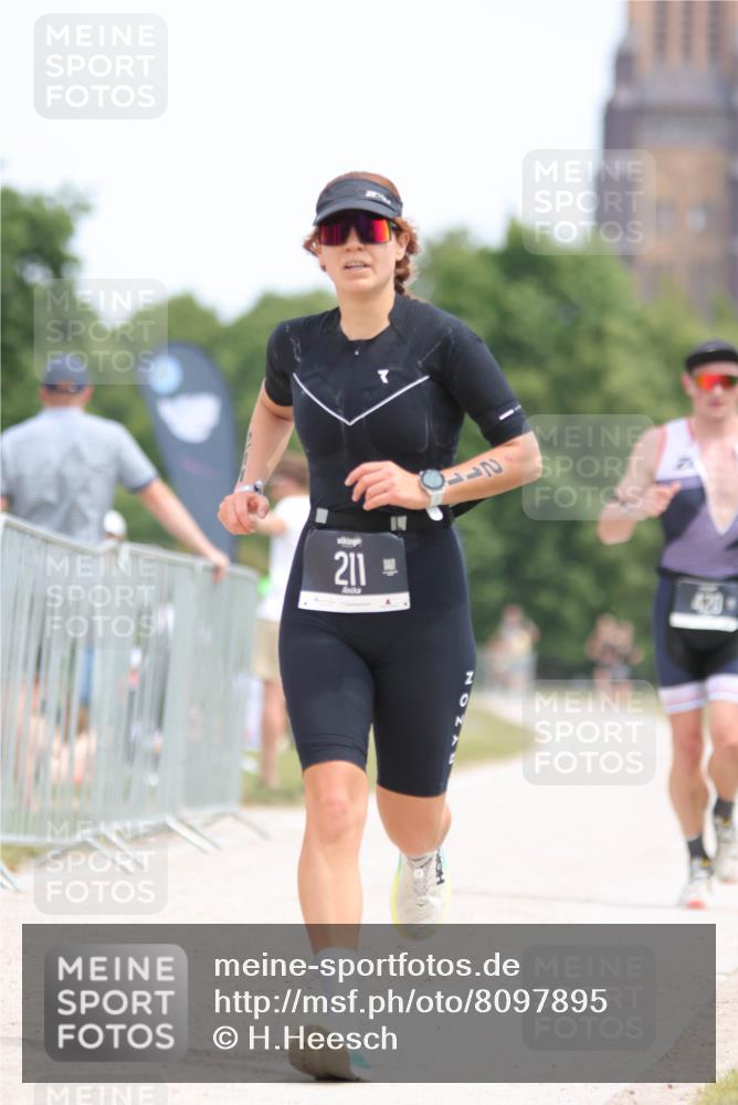 22.06.2025 - Viking Triathlon H.Heesch http://msf.ph/oto/8097895 22.06.2025 13:29:48 Laufen 211, 420 meine-sportfotos.de