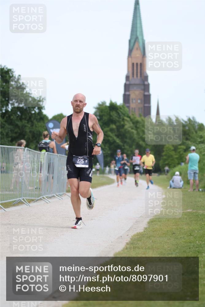 22.06.2025 - Viking Triathlon H.Heesch http://msf.ph/oto/8097901 22.06.2025 13:13:46 Laufen 325 meine-sportfotos.de