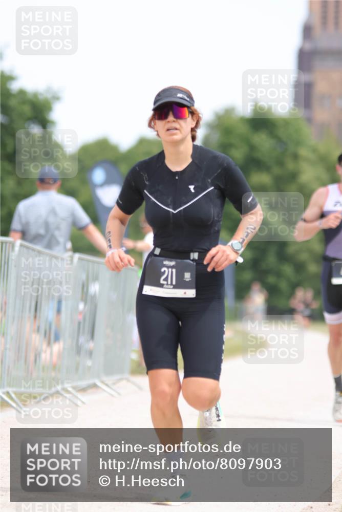22.06.2025 - Viking Triathlon H.Heesch http://msf.ph/oto/8097903 22.06.2025 13:29:48 Laufen 211, 420 meine-sportfotos.de