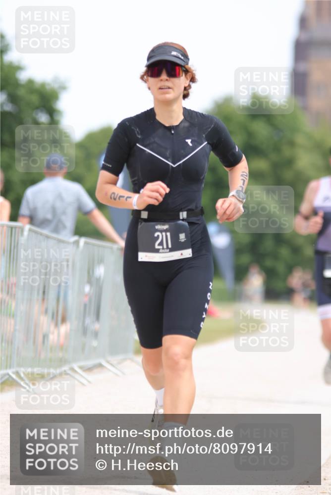 22.06.2025 - Viking Triathlon H.Heesch http://msf.ph/oto/8097914 22.06.2025 13:29:48 Laufen 211, 420 meine-sportfotos.de