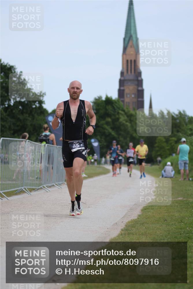 22.06.2025 - Viking Triathlon H.Heesch http://msf.ph/oto/8097916 22.06.2025 13:13:46 Laufen 325 meine-sportfotos.de