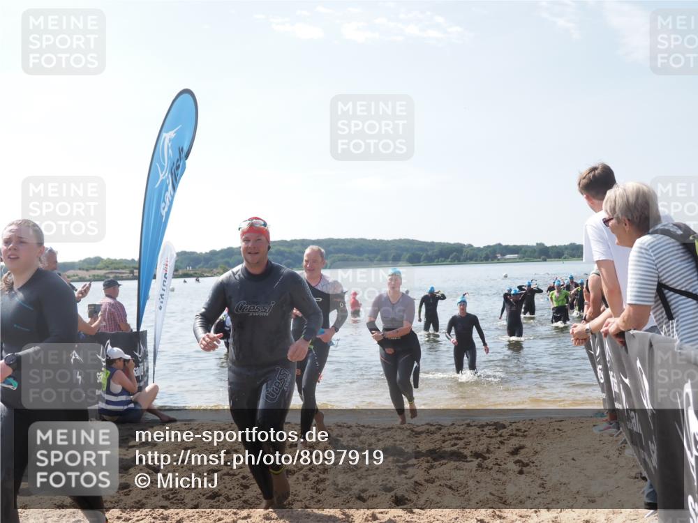 22.06.2025 - Viking Triathlon MichiJ http://msf.ph/oto/8097919 22.06.2025 10:42:57 Schwimmen 66, 128, 133, 186, 282, 309, 358, 369, 441, 450, 624 meine-sportfotos.de