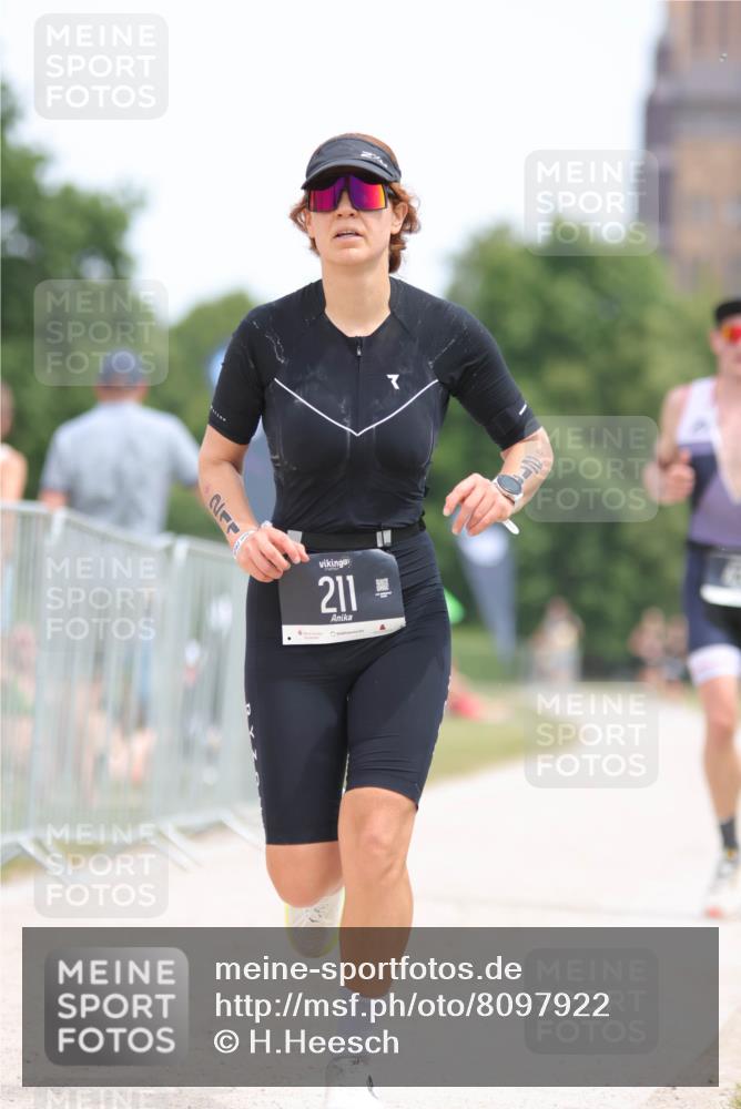 22.06.2025 - Viking Triathlon H.Heesch http://msf.ph/oto/8097922 22.06.2025 13:29:48 Laufen 211, 420 meine-sportfotos.de