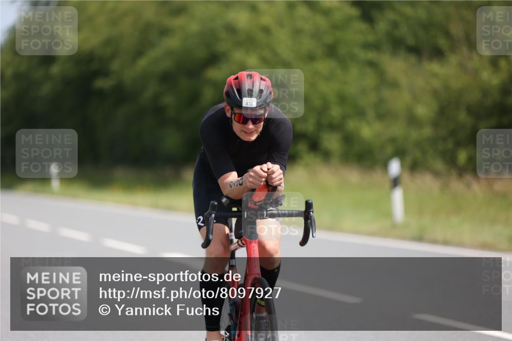 22.06.2025 - Viking Triathlon Yannick Fuchs http://msf.ph/oto/8097927 22.06.2025 11:22:42 Radfahren 2, 40, 209, 312, 316, 428, 430, 506, 542, 610 meine-sportfotos.de