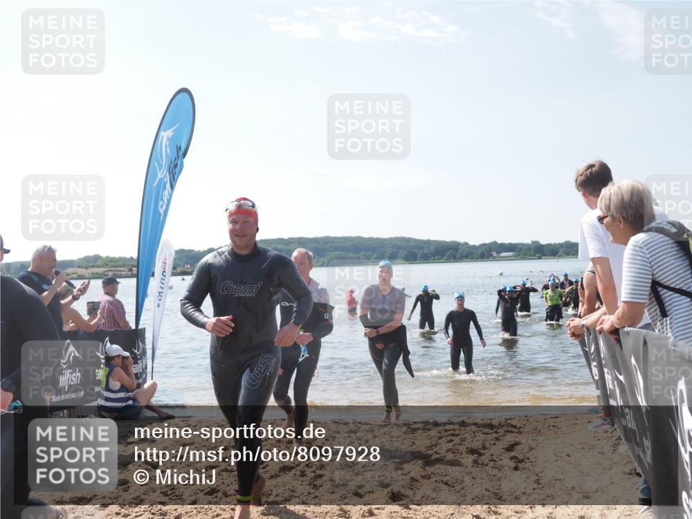 22.06.2025 - Viking Triathlon MichiJ http://msf.ph/oto/8097928 22.06.2025 10:42:57 Schwimmen 66, 128, 133, 186, 282, 309, 358, 369, 441, 450, 624 meine-sportfotos.de