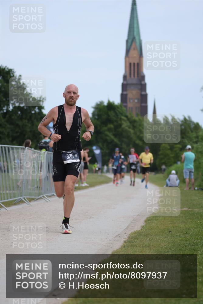 22.06.2025 - Viking Triathlon H.Heesch http://msf.ph/oto/8097937 22.06.2025 13:13:46 Laufen 325 meine-sportfotos.de