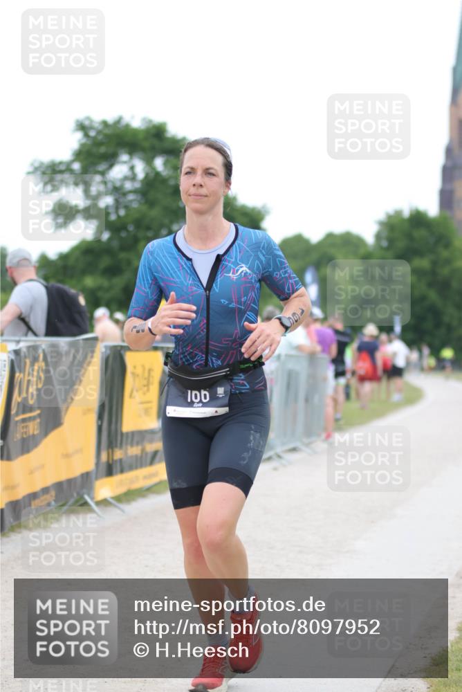 22.06.2025 - Viking Triathlon H.Heesch http://msf.ph/oto/8097952 22.06.2025 15:36:04 Laufen 166 meine-sportfotos.de