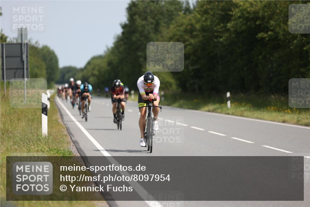 22.06.2025 - Viking Triathlon Yannick Fuchs http://msf.ph/oto/8097954 22.06.2025 11:22:44 Radfahren 2, 40, 134, 209, 312, 316, 428, 430, 506, 542, 610 meine-sportfotos.de