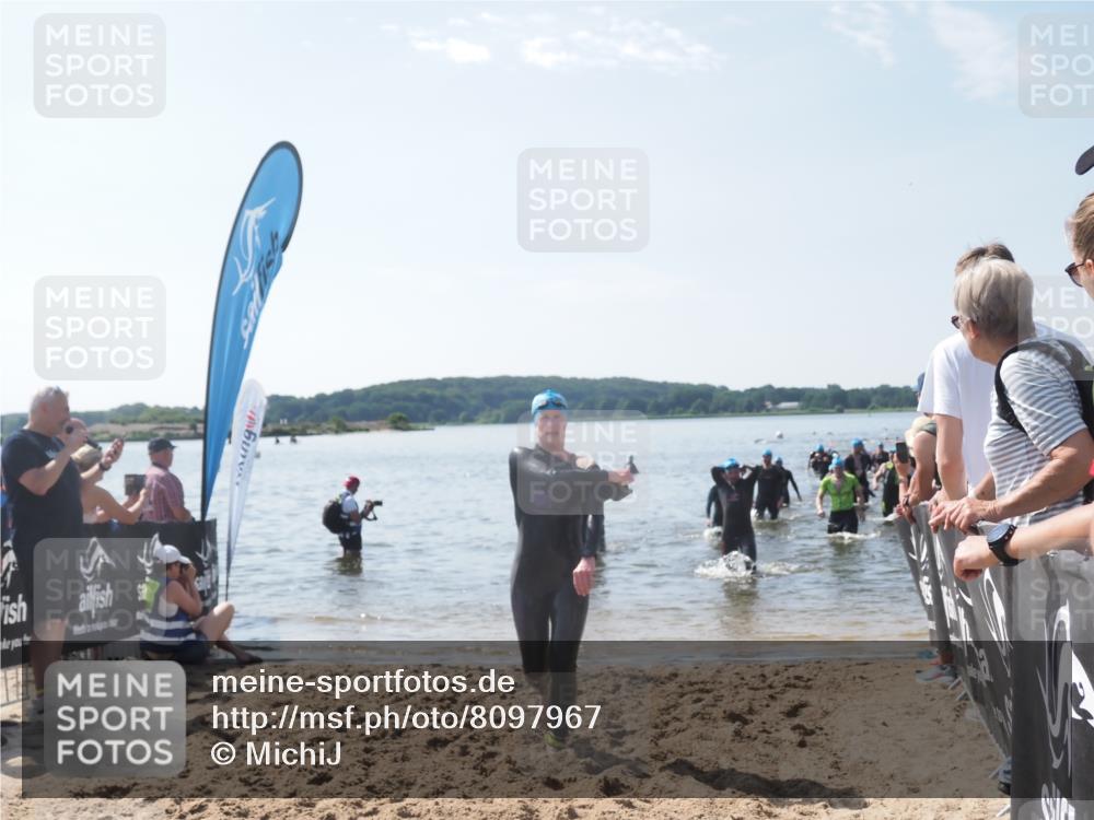 22.06.2025 - Viking Triathlon MichiJ http://msf.ph/oto/8097967 22.06.2025 10:43:01 Schwimmen 66, 110, 128, 133, 167, 186, 282, 309, 328, 358, 450, 489 meine-sportfotos.de