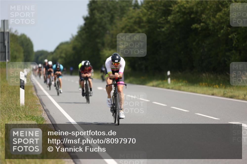 22.06.2025 - Viking Triathlon Yannick Fuchs http://msf.ph/oto/8097970 22.06.2025 11:22:44 Radfahren 2, 40, 134, 209, 312, 316, 428, 430, 506, 542, 610 meine-sportfotos.de