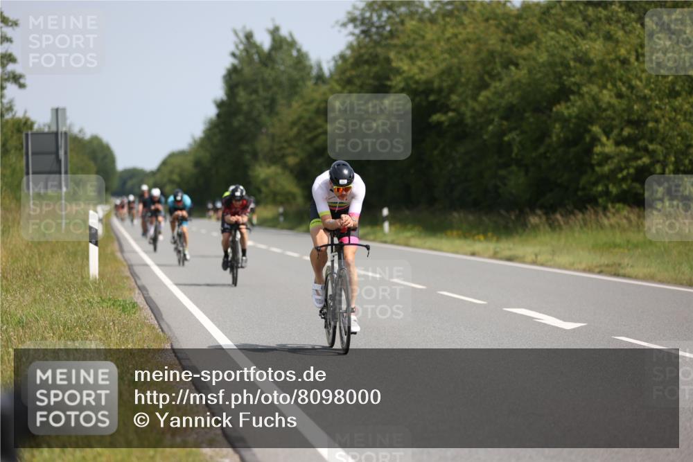 22.06.2025 - Viking Triathlon Yannick Fuchs http://msf.ph/oto/8098000 22.06.2025 11:22:45 Radfahren 2, 40, 134, 209, 312, 316, 428, 430, 506, 542, 610 meine-sportfotos.de