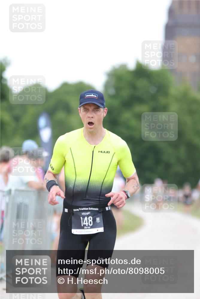 22.06.2025 - Viking Triathlon H.Heesch http://msf.ph/oto/8098005 22.06.2025 15:36:32 Laufen 148 meine-sportfotos.de