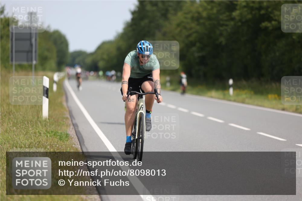 22.06.2025 - Viking Triathlon Yannick Fuchs http://msf.ph/oto/8098013 22.06.2025 12:00:41 Radfahren 98, 305, 438, 439, 457, 520 meine-sportfotos.de
