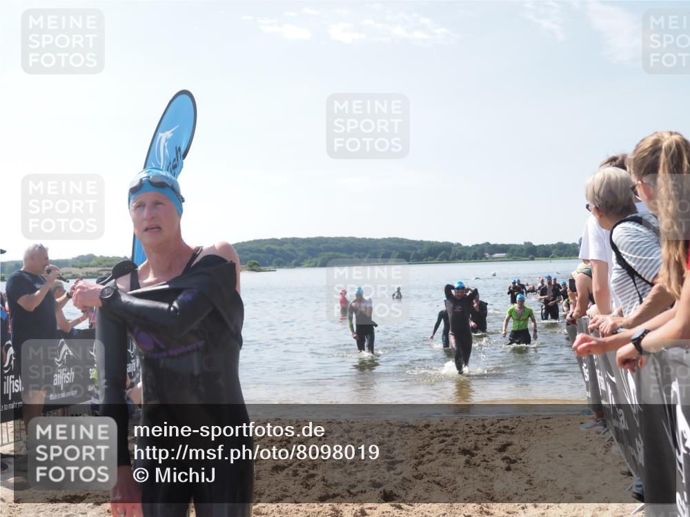 22.06.2025 - Viking Triathlon MichiJ http://msf.ph/oto/8098019 22.06.2025 10:43:03 Schwimmen 66, 109, 110, 128, 133, 167, 186, 309, 328, 358, 450, 489 meine-sportfotos.de
