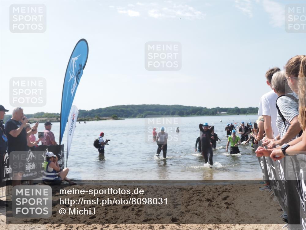 22.06.2025 - Viking Triathlon MichiJ http://msf.ph/oto/8098031 22.06.2025 10:43:04 Schwimmen 31, 66, 109, 110, 128, 133, 167, 186, 309, 328, 358, 450, 489 meine-sportfotos.de