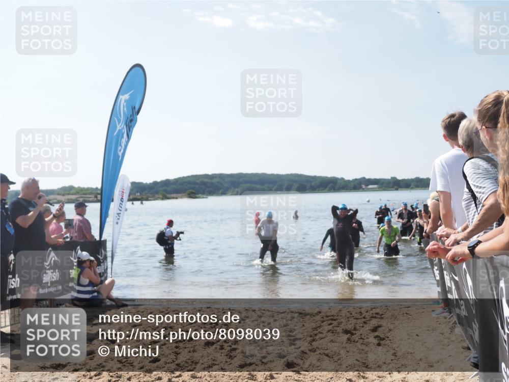22.06.2025 - Viking Triathlon MichiJ http://msf.ph/oto/8098039 22.06.2025 10:43:04 Schwimmen 31, 66, 109, 110, 128, 133, 167, 186, 309, 328, 358, 450, 489 meine-sportfotos.de