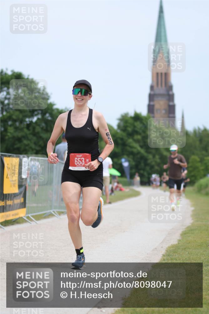 22.06.2025 - Viking Triathlon H.Heesch http://msf.ph/oto/8098047 22.06.2025 13:29:58 Laufen 645, 653 meine-sportfotos.de