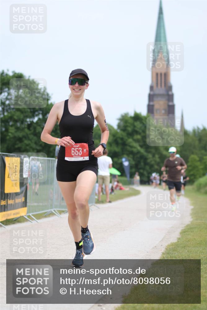 22.06.2025 - Viking Triathlon H.Heesch http://msf.ph/oto/8098056 22.06.2025 13:29:58 Laufen 645, 653 meine-sportfotos.de