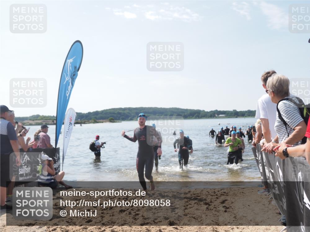 22.06.2025 - Viking Triathlon MichiJ http://msf.ph/oto/8098058 22.06.2025 10:43:07 Schwimmen 31, 66, 109, 110, 128, 133, 167, 186, 309, 328, 358, 450, 489 meine-sportfotos.de