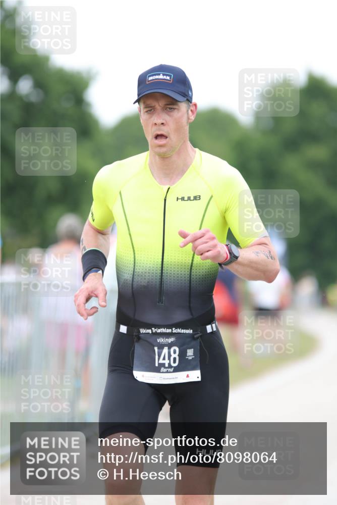 22.06.2025 - Viking Triathlon H.Heesch http://msf.ph/oto/8098064 22.06.2025 15:36:33 Laufen 148 meine-sportfotos.de